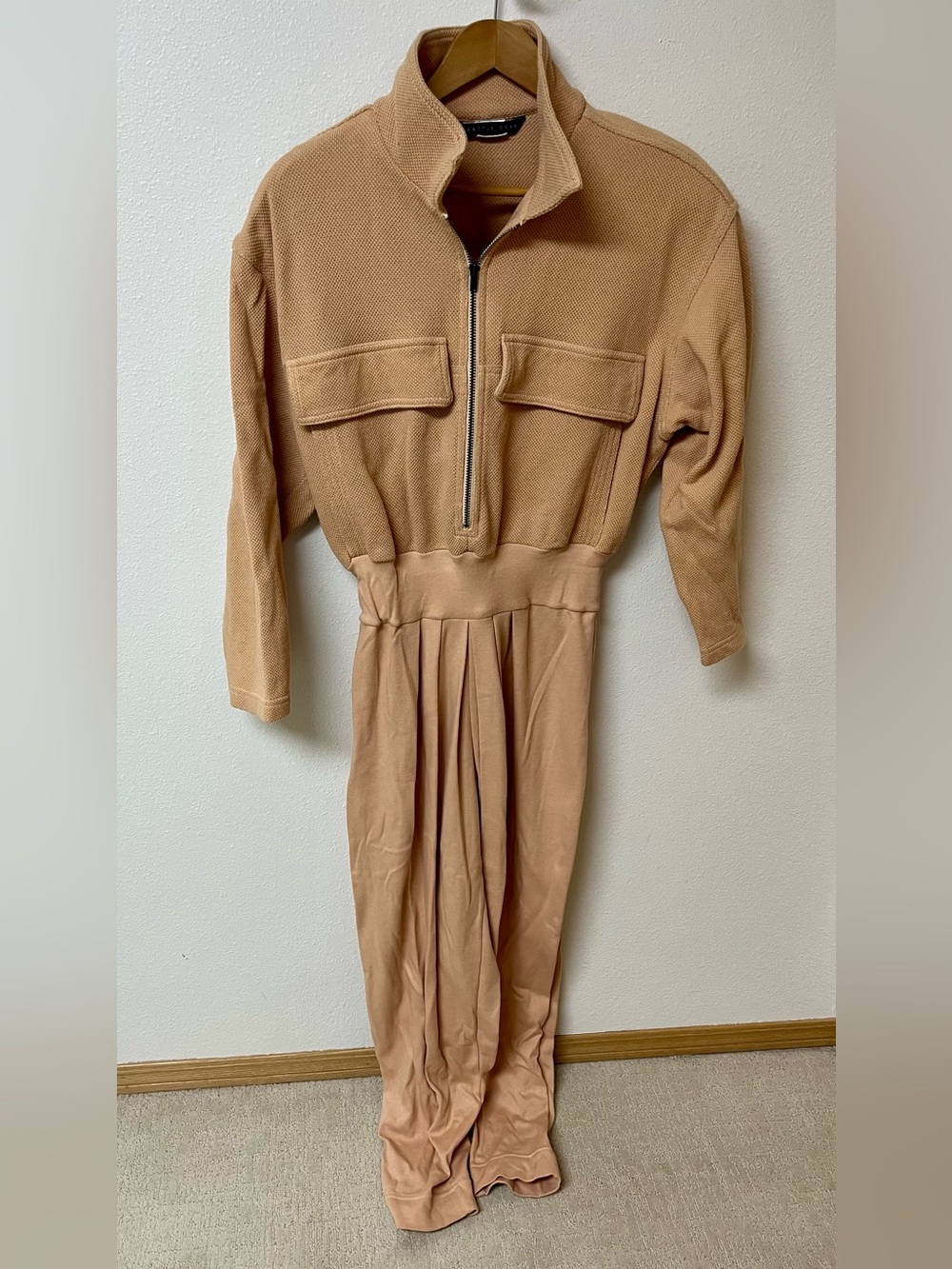Seattle Gear peach colored Knit Zip-Front Jumpsuit women’s size M